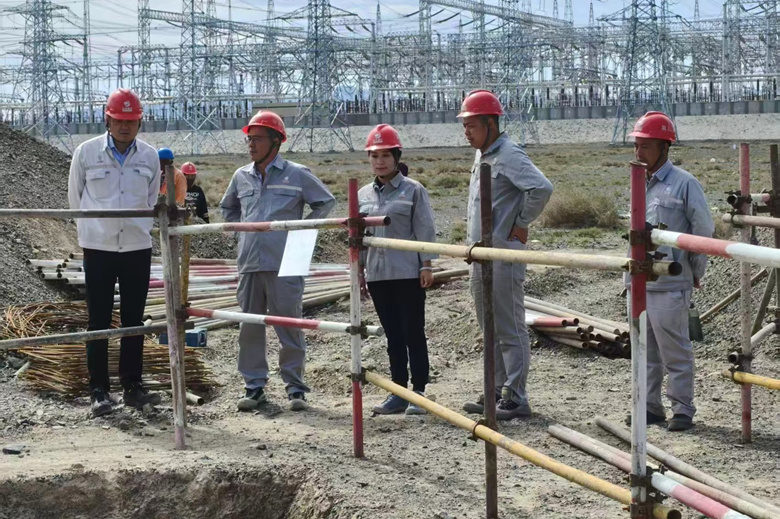 尹展總經(jīng)理到新疆項(xiàng)目調(diào)研指導(dǎo)監(jiān)理工作